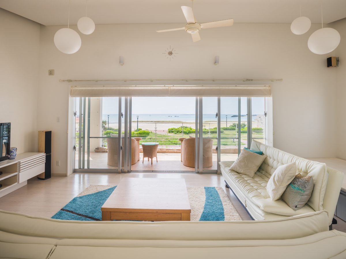 Coastal Flooring Ideas for a Relaxed Beach House Look 2 coastal flooring 2